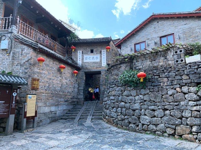 小米与华为的差距在哪？鸿蒙4.0最新升级名单，就给出了终极答案